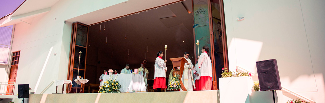Arzobispo del Cusco presidió la Santa Misa y bendicion de la nueva Capilla y Salón de actos del Colegio Maria Auxiliadora