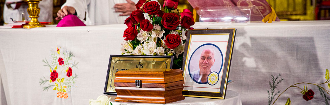 CENIZAS DEL R.P. DARÍO AYALA GAMERO S.J. FUERON DEPOSITADAS EN LA CRIPTA DE LA COMPAÑÍA DE JESÚS