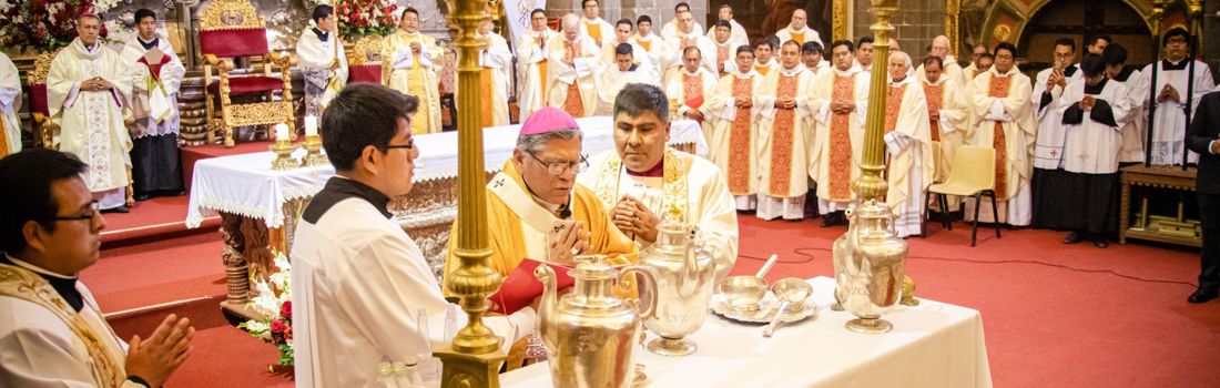 CLERO DE LA ARQUIDIÓCESIS DEL CUSCO CELEBRÓ SOLEMNE MISA CRISMAL DE SEMANA SANTA