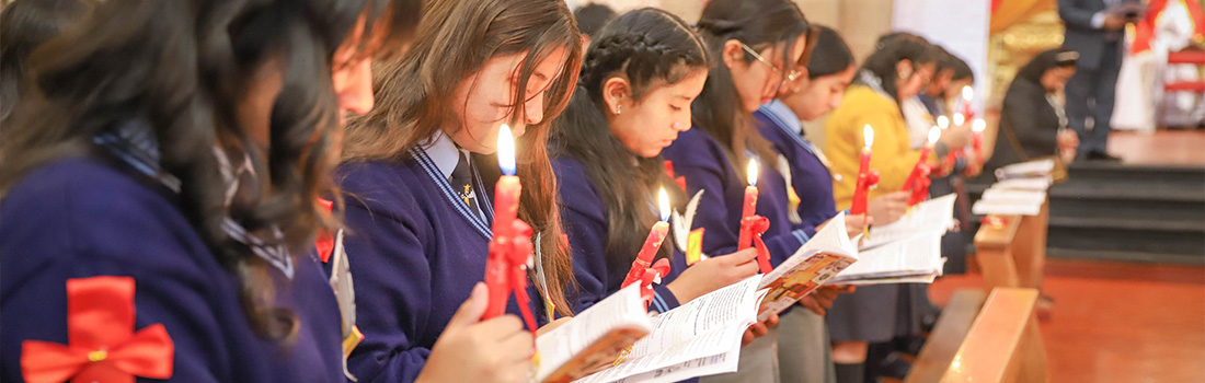 Jóvenes de distintas Parroquias de la Arquidiócesis del Cusco recibieron el Sacramento de la Confirmación