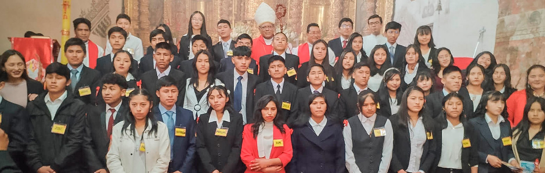 JÓVENES DE LA PARROQUIA SANTÍSIMO SALVADOR DE OROPESA RECIBEN EL SACRAMENTO DE LA CONFIRMACIÓN