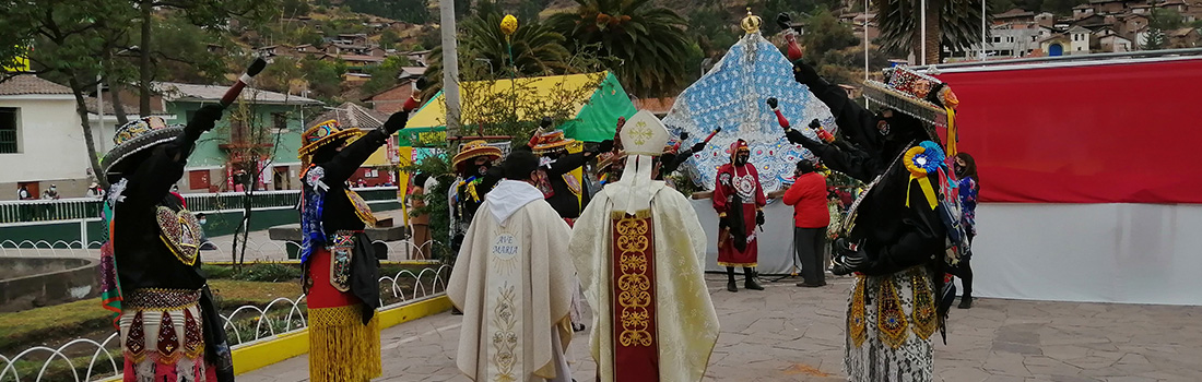 MISA DE FIESTA EN HONOR A LA VIRGEN NATIVIDAD DE PARURO