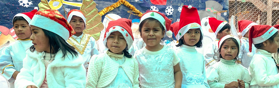 Resucita Peru Ahora, del Arzobispado del Cusco, lleva alegria a niños de Quillahuata con donativo de juguetes